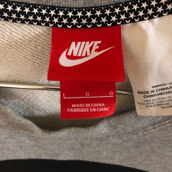 Nike, sweatshirt with side zippers and front pockets, Mens Large - Picture 2 of 8